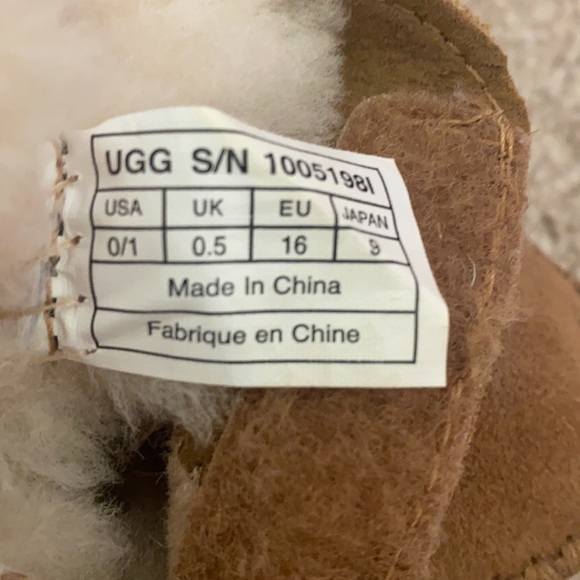 Baby Ugg’s size0/1 - Picture 5 of 5